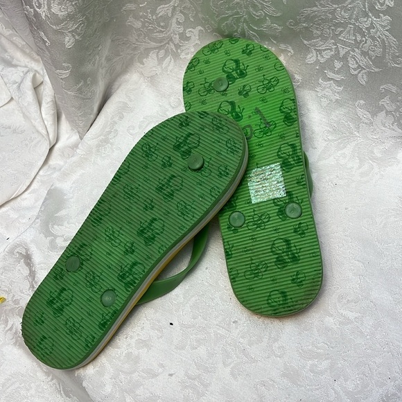 Disney Winnie the Pooh Flip Flops - Picture 5 of 5